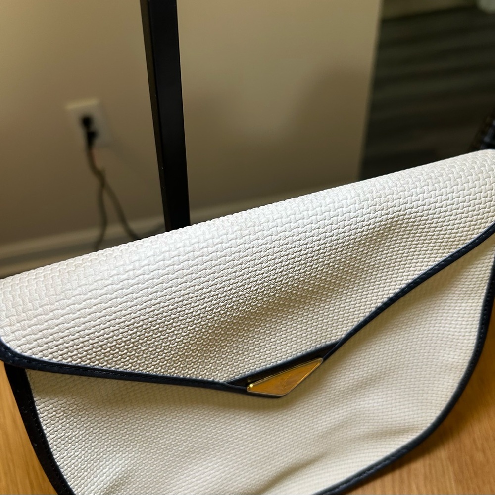 Yves Saint Laurent White and Navy Shoulder Bag - Picture 4 of 13